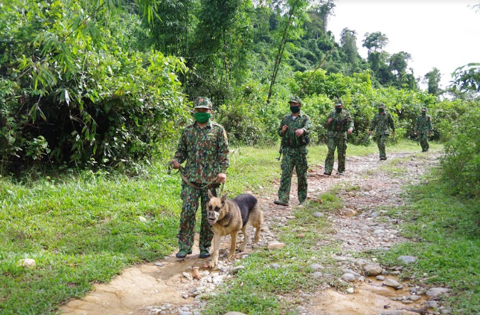 Chuông cảnh báo thú dữ ở chốt chống dịch Covid-19